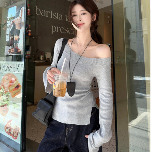 Grey Long Sleeve Asymmetrical Knitted Underwear for Women Early Autumn Design Sensitivity Shoulderless Sweater Chic Sweet and Spicy Girl Short Top 
