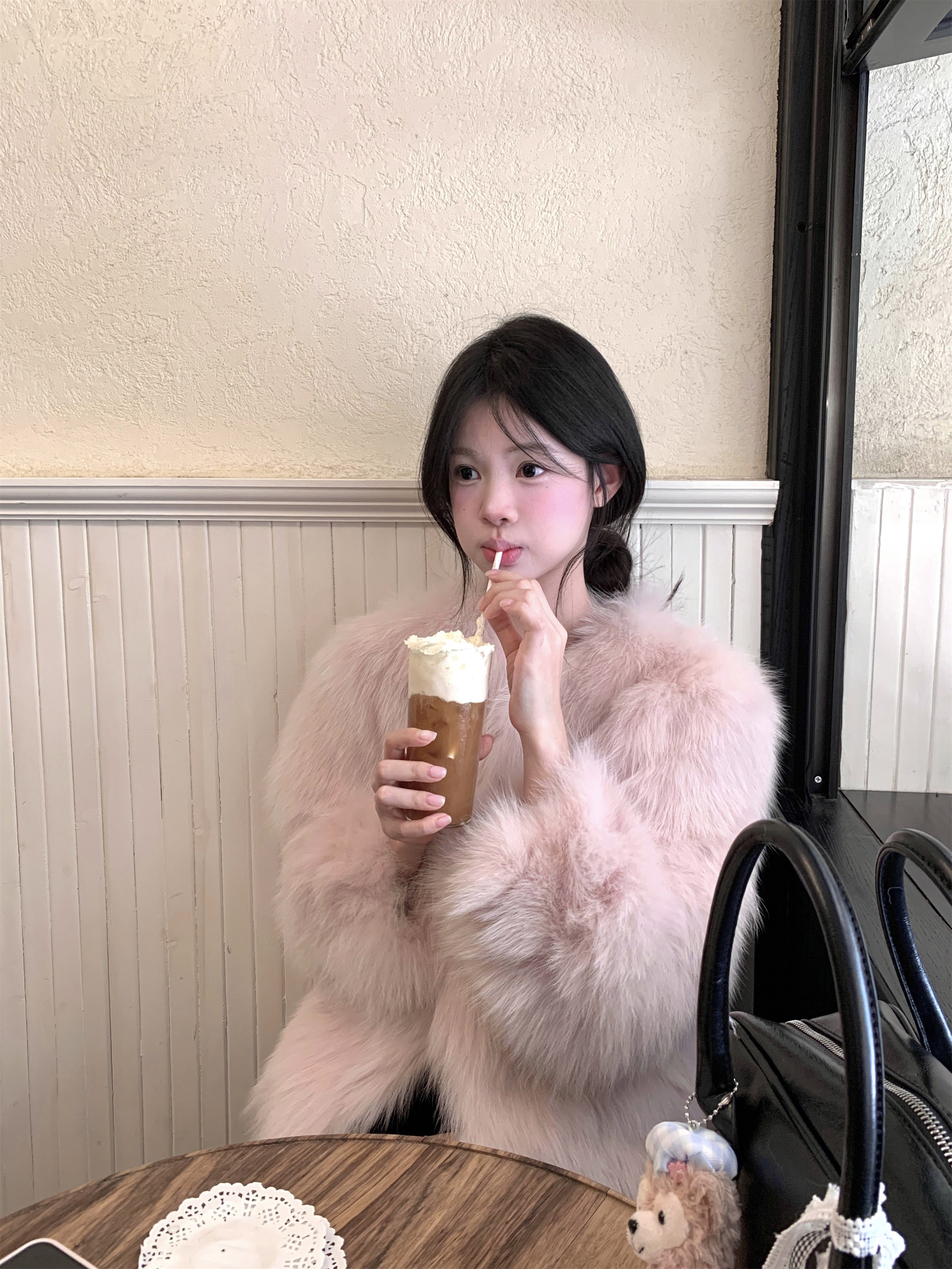 Real shot of gentle pink fur one-piece winter new short round collar fur coat
