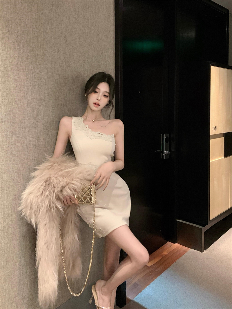 實拍 矜貴千金感氣質仙女蕾絲拼接斜肩連衣裙