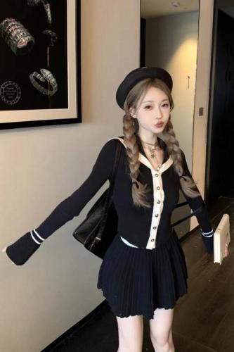 Tmall quality small fragrant lady temperament suit high-end age-reducing college style knitted short skirt two-piece set