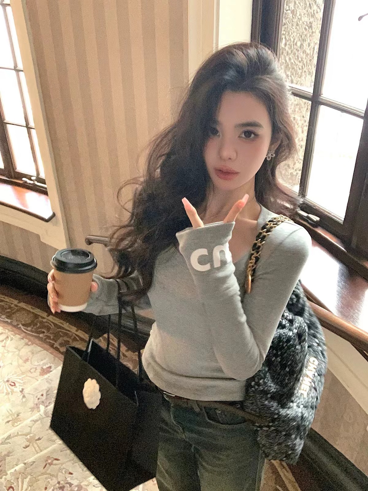 秋冬甜辣妹獨特别致修身帶胸墊打底衫女內搭設計感小眾長袖上衣