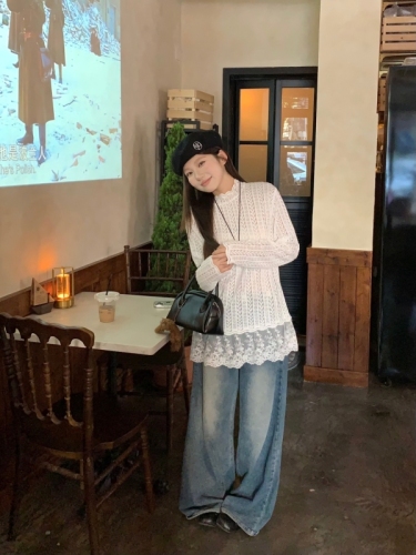 Real shot of white bottoming shirt for women 2024 autumn and winter high-end T-shirt with lace inner long-sleeved T