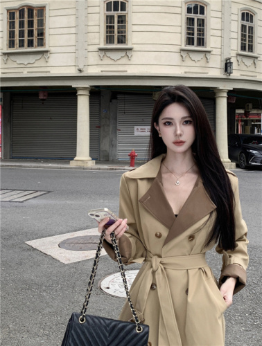 Actual shot ~ High-end windbreaker coat for small people 2024 new autumn style British style mid-length contrasting color coat