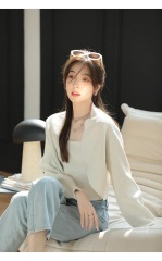 French scalloped suspender suit women's 2024 spring new high-end commuter knitted cardigan 2-piece suit