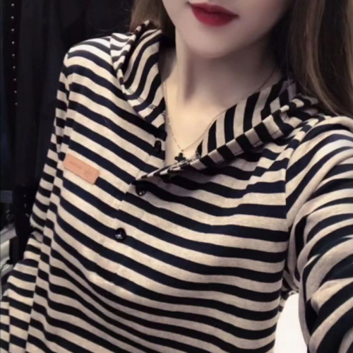 Retro striped inner bottoming shirt tops for women Korean style versatile loose T-shirts for spring, autumn and winter fashionable long-sleeved