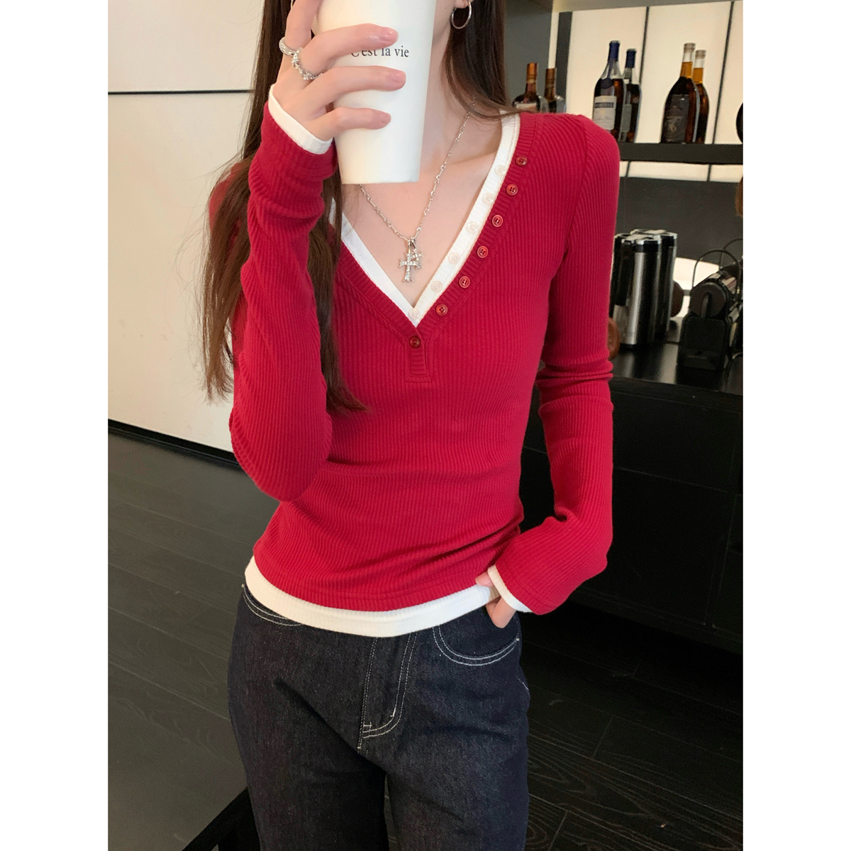 Actual shot of autumn and winter Korean style slim fit contrasting color v-neck button fake two-piece slim long-sleeved inner T-shirt top for women