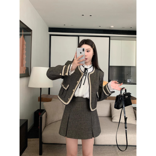 Daughter of gold, early autumn, small fragrant style short coat for small ladies, high-end, western style and exquisite price tops