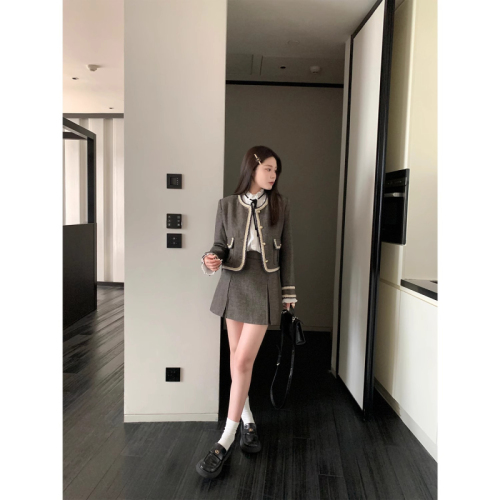 Daughter of gold, early autumn, small fragrant style short coat for small ladies, high-end, western style and exquisite price tops