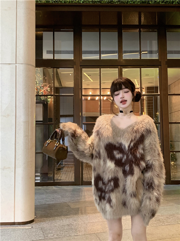 Photographed winter new mink fur lazy style butterfly loose V-neck sweater