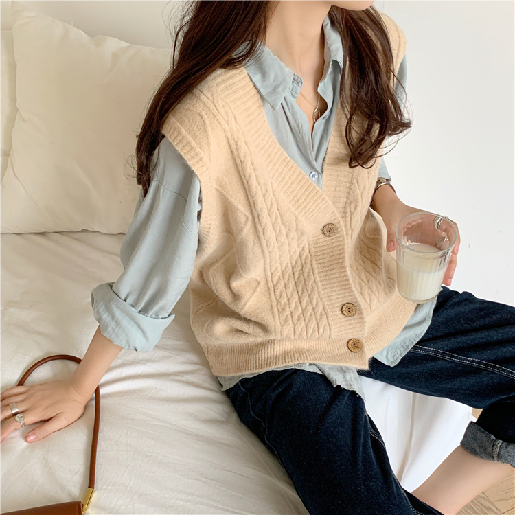 French retro v-neck knitted vest for women spring and autumn new college style loose twist Korean style vest