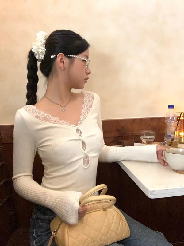 Women's new hot-selling autumn and winter high-end T-shirts, short lace long-sleeved tops, and bottoming shirts in the celebrity hall