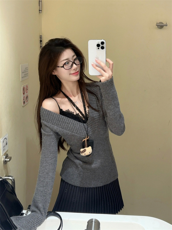 Lace suspender belt padded vest for women + V-neck long-sleeved sweater + pleated skirt suit
