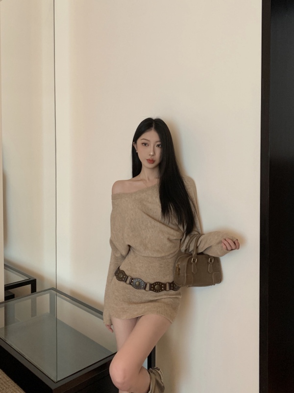 Off-shoulder long-sleeved sweater for women 24 new style loose lazy style knitted top