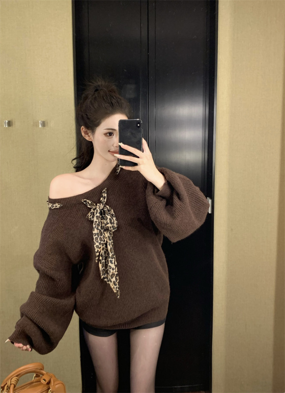 2024 leopard print lace-up oblique long-sleeved sweater for women autumn and winter soft and waxy slim off-shoulder top
