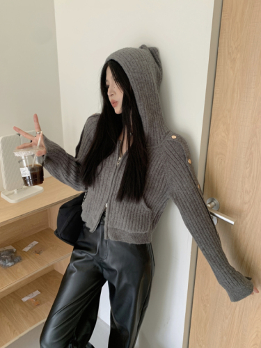 Metal button sleeves and double zipper design hooded short knitted cardigan autumn and winter sweater jacket + pu leather pants