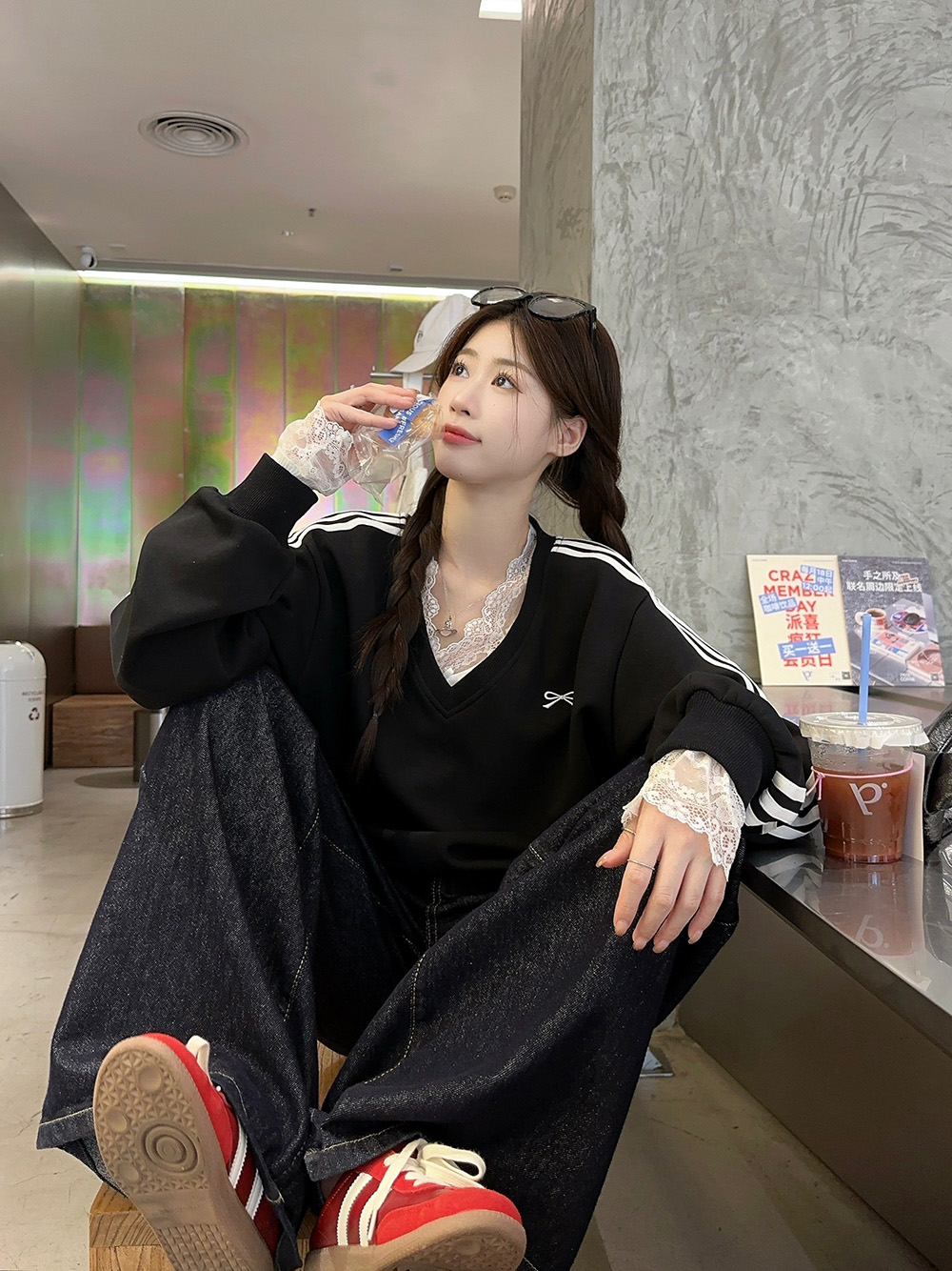 華棉CVC 複合牛奶絲 300克 V領黑色衛衣女