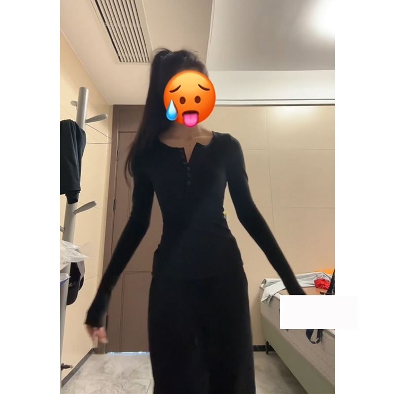 美式辣妹黑色V領紐扣長袖t恤女秋季2024新款內搭打底修身收腰上衣