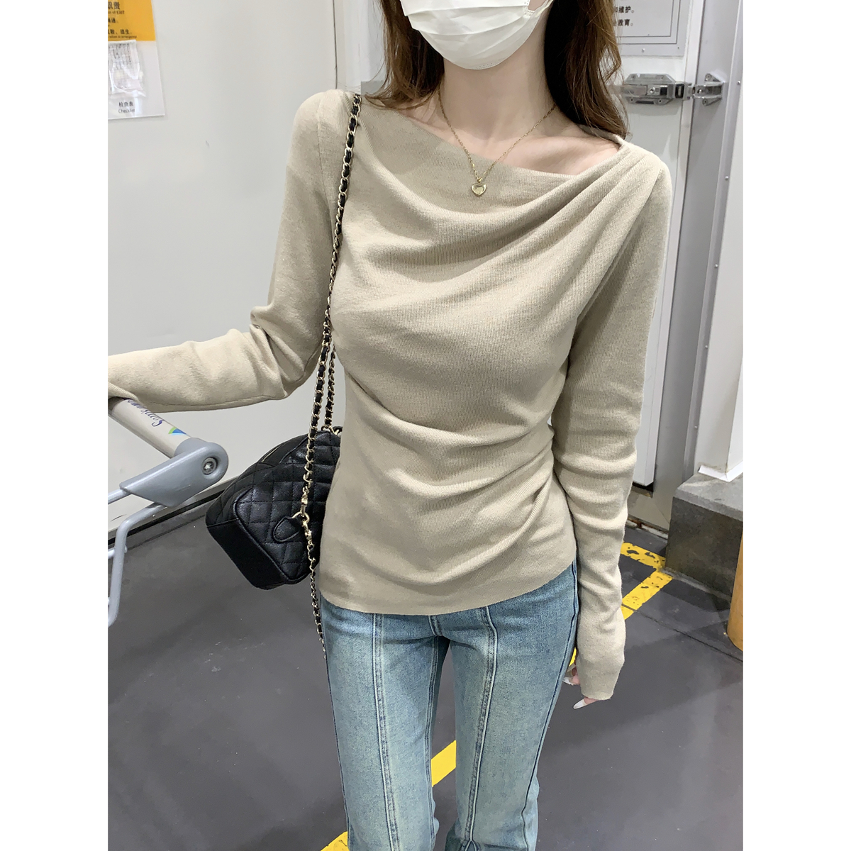 Hand-painted Autumn/Winter Korean-style temperament one-shoulder pleated sleeveless woolen knit sweater long-sleeved base sweater