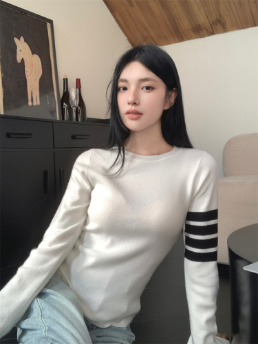 Spot price French college style sweater autumn and winter new retro striped long-sleeved bottoming shirt slim fit