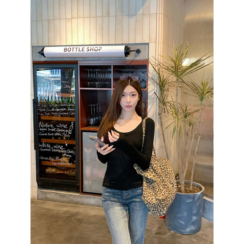 Early autumn pure lust hottie scheming bottoming shirt U-neck white long-sleeved T-shirt spring and autumn top