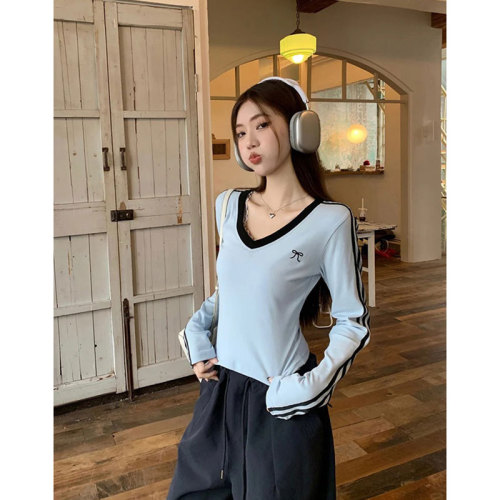 Original quality-hot girl's right-shoulder V-neck long-sleeved T-shirt with soft touch and slim fit short top in autumn