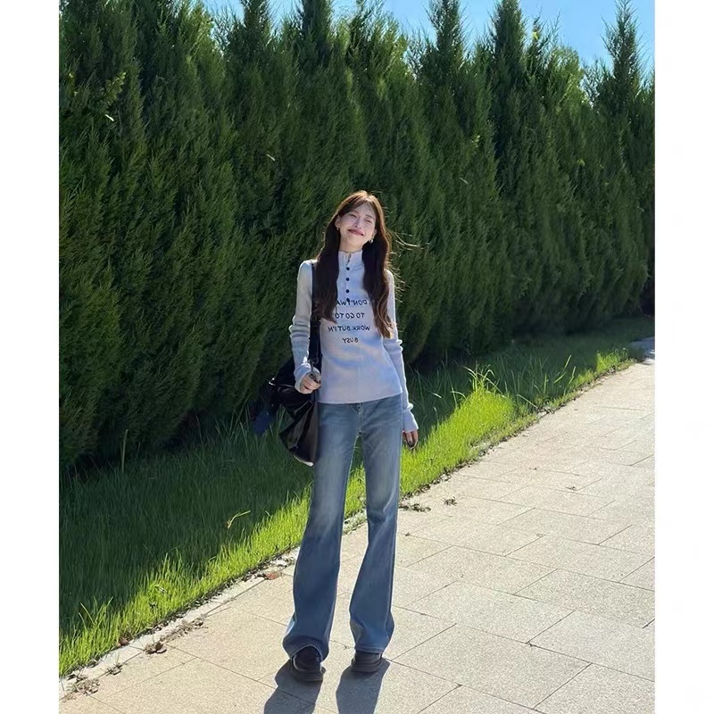 Letter printed sweater high collar design new slim fit top for women