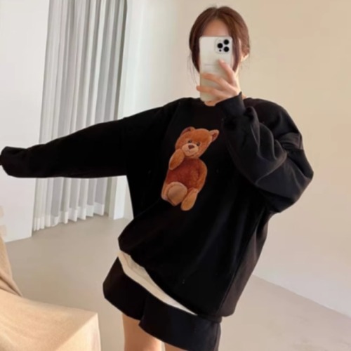 Korean style thin bear print pullover sweatshirt for women, lazy style long-sleeved top and velvet jacket