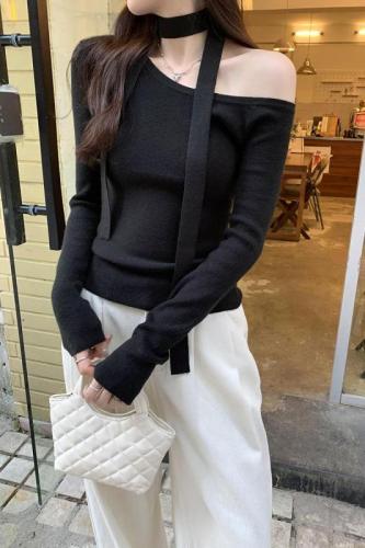 Actual photo of French halter neck streamer off-shoulder knitted bottoming shirt for women autumn and winter 2024 new design slanted shoulder top