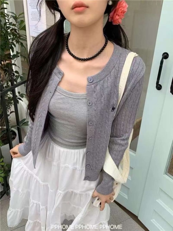 Old money style pony embroidered twist knitted cardigan for women in autumn, winter and early spring retro round neck red and white sweater jacket