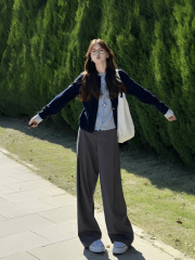 Korean lazy style navy blue fake two-piece knitted cardigan for women in autumn niche slim long-sleeved short top jacket