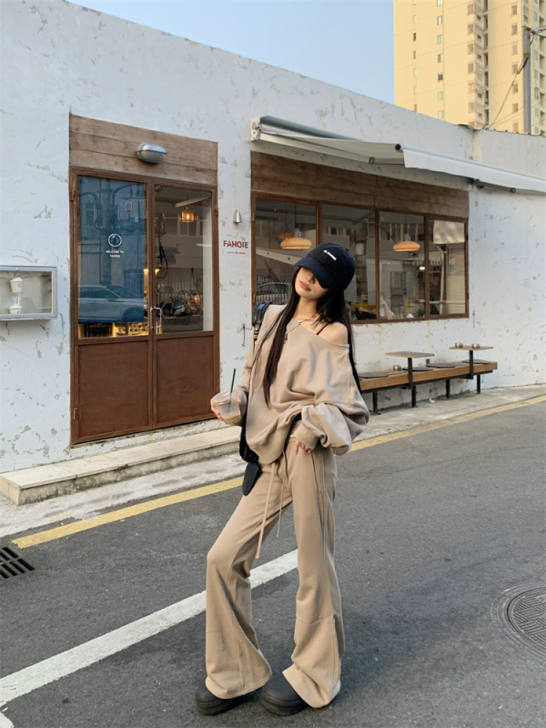 Casual Suit Women's Autumn Sloping Shoulder Long Sleeve Sweatshirt Slim Top Flared Pants Two-piece Set