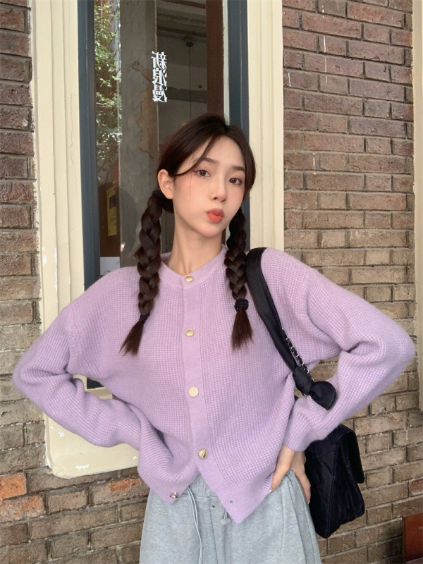 New autumn and winter Korean style retro soft waxy round neck knitted cardigan with long sleeve short sweater for women