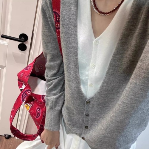 Gray fake two-piece contrasting color splicing long-sleeved sweater women's early autumn new cardigan loose slimming soft waxy top