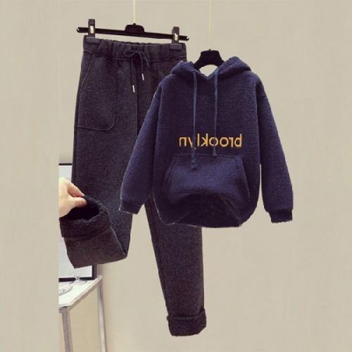 Fashion Set for Women Students - Korean Style Loose Fake Lamb Wool Sweatshirt and Three-Quarter Woolen Leisure Pants