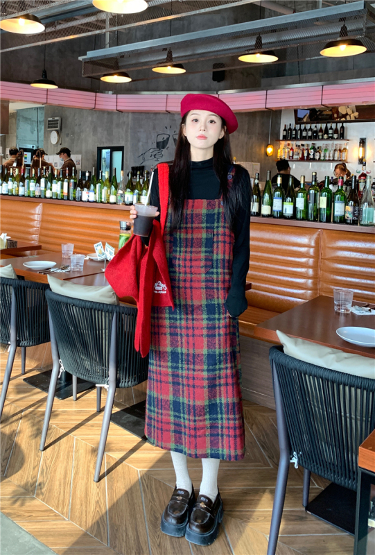 Korean style retro-atmosphere pocket design contrasting plaid wool suspender dress