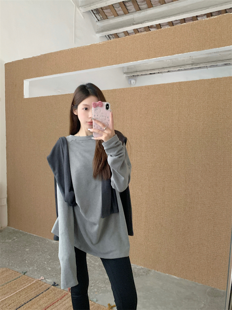 Real shot ~ Large size bottoming shirt with loose design, fashionable, casual and versatile, round neck brushed long-sleeved T-shirt for women