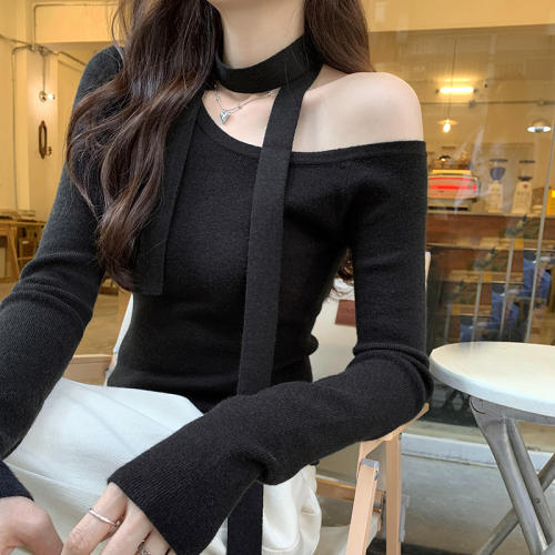 Actual photo of French halter neck streamer off-shoulder knitted bottoming shirt for women autumn and winter 2024 new design slanted shoulder top