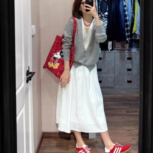 Gray fake two-piece contrasting color splicing long-sleeved sweater women's early autumn new cardigan loose slimming soft waxy top