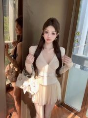 Real shot of Su Ge Xiaoxiang's design V-neck waist slimming short top women's elastic knitted sweater