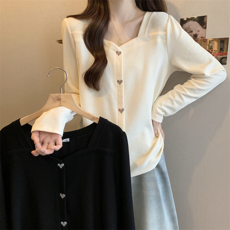 Plus size fat girl spring style covers the flesh and looks slimming, loose design long-sleeved V-neck top