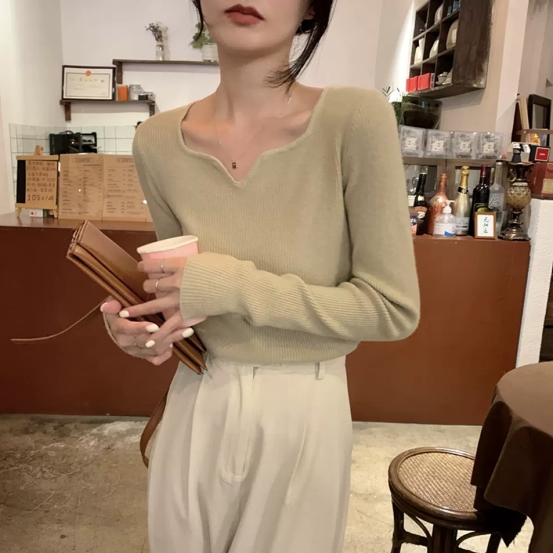 Soft and waxy small V-neck pit strips with French retro square collar temperament spring, autumn and winter sweaters niche knitted bottoming shirt