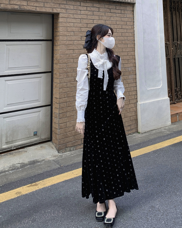 French retro velvet dress for women winter new black waist slimming floral suspender fishtail skirt