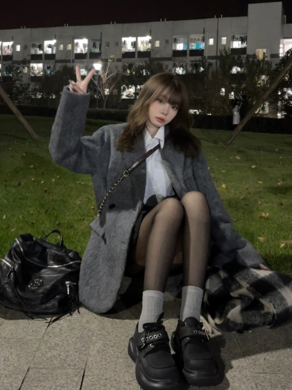High-quality, ultra-thick, popular gray suit jacket, thickened plush woolen coat, women's winter new style, small man