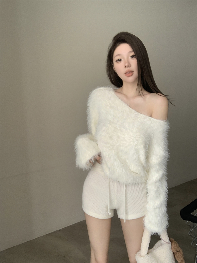 實拍 圓領可斜肩純欲性感純色仿水貂絨簡約短款軟糯毛衣女