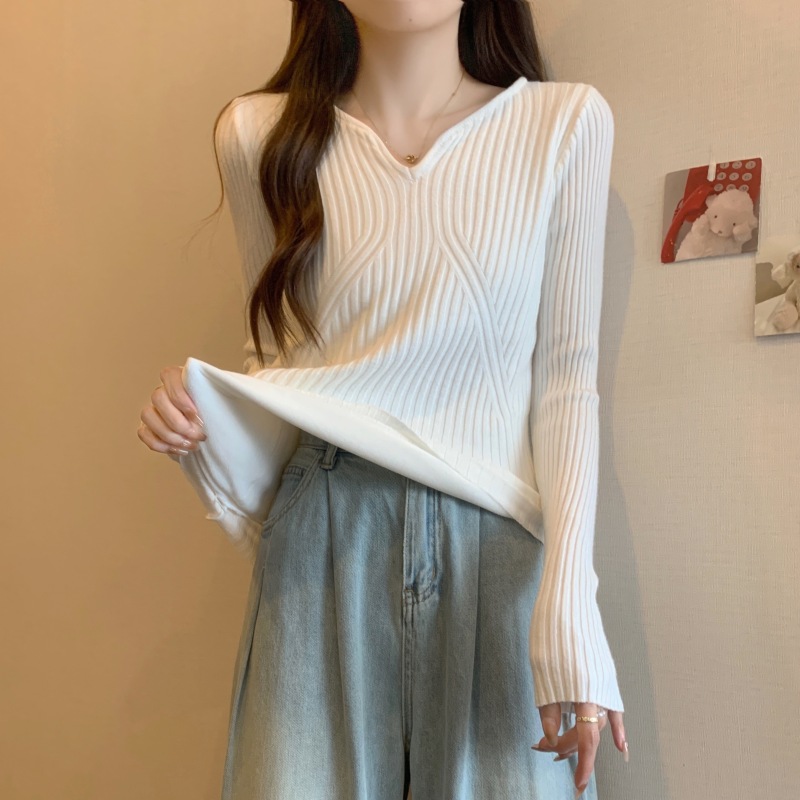 Large size velvet knitted bottoming shirt for women in autumn and winter thickened warm inner layering slim sweater v-neck long-sleeved top