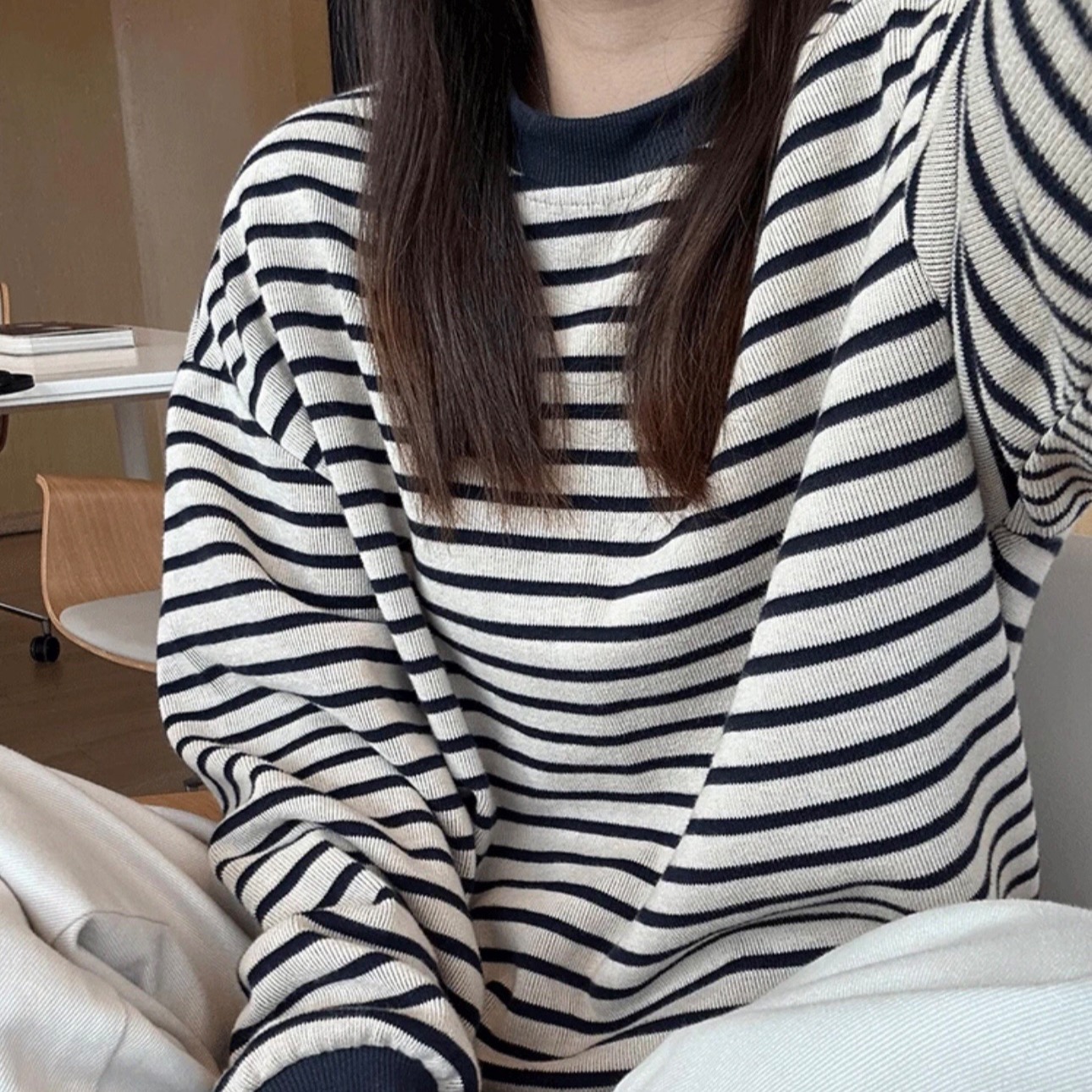 Women's Spring/Autumn 2024 New Arrival Loose Oversize Striped Crew Neck Sweatshirt in Navy Blue - Unique and Distinctive Top