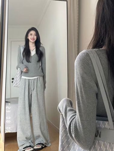 Autumn and winter new salt-style outfit Yujie gentle Korean fashion gray sweater wide-leg pants two-piece suit for women