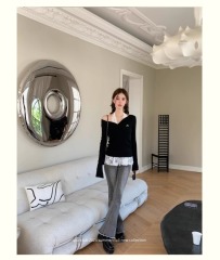 Sweet and spicy embroidered long-sleeved women's early autumn slimming and elegant black top with layered design