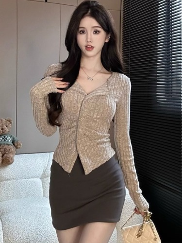 Pure lust style women's early autumn new long-sleeved cardigan top covers the belly and hides the flesh knitted bottoming shirt to look slim