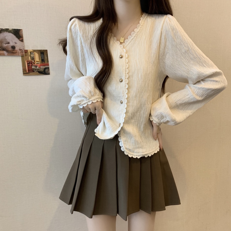 Large size French sweet V-neck knitted cardigan for women new autumn design fat mm belly-covering top to hide the flesh